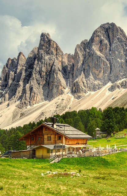 lo studio di Ez Holdings con materiali di yoga e meditazione